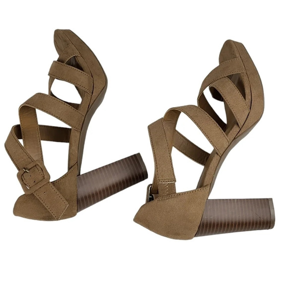 Anne Klein Valta Crossover Block Heel Sandal - Picture 4 of 8